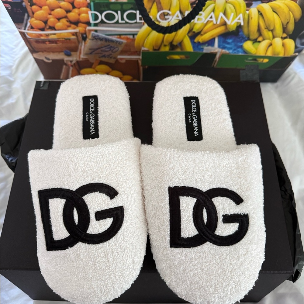 Dolce & Gabbana White Slippers with Black DG Logo